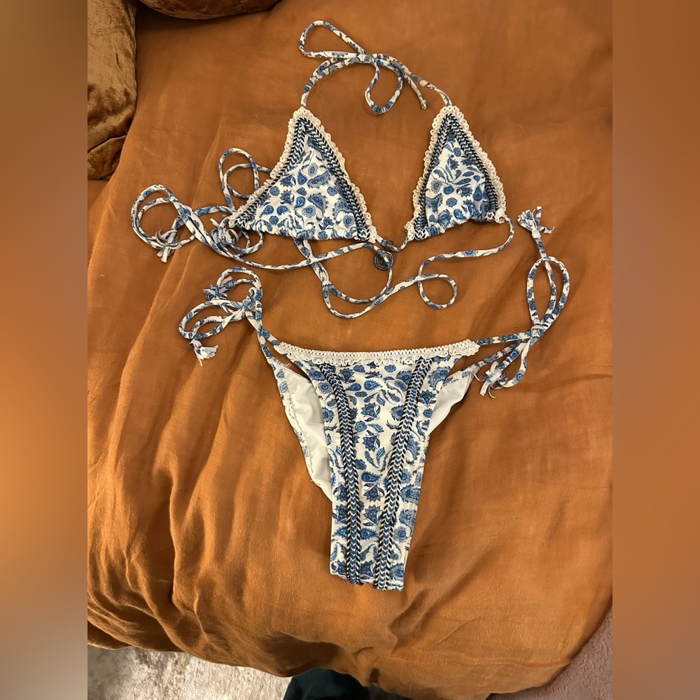 Bananhot Elegant Blue and Cream Bikini Set